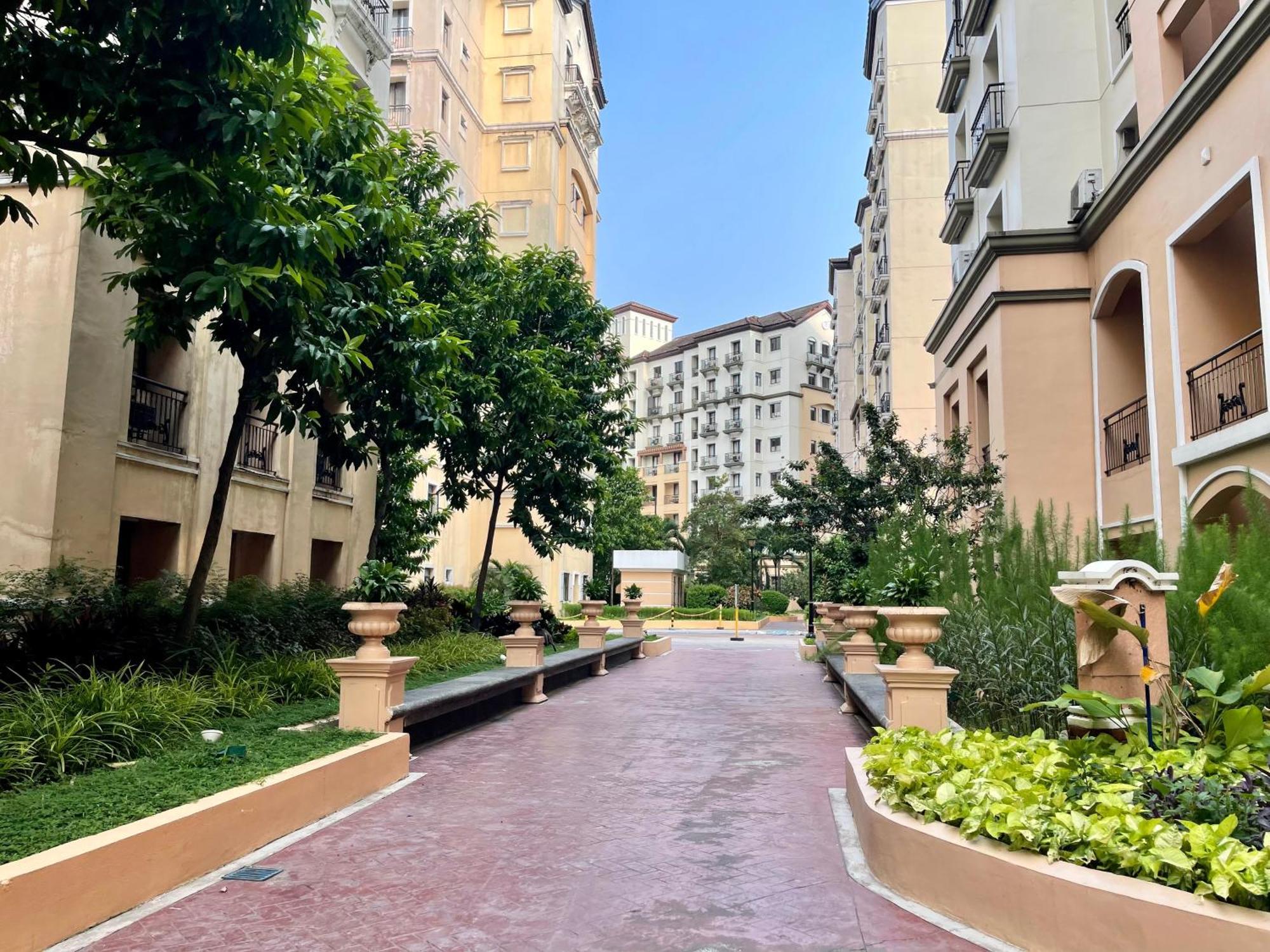 Sarasota Residential Apartment Manila